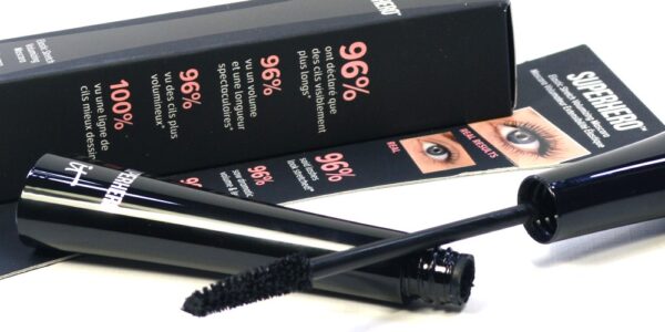 IT Cosmetics Superhero Elastic Stretch Volumizing Mascara