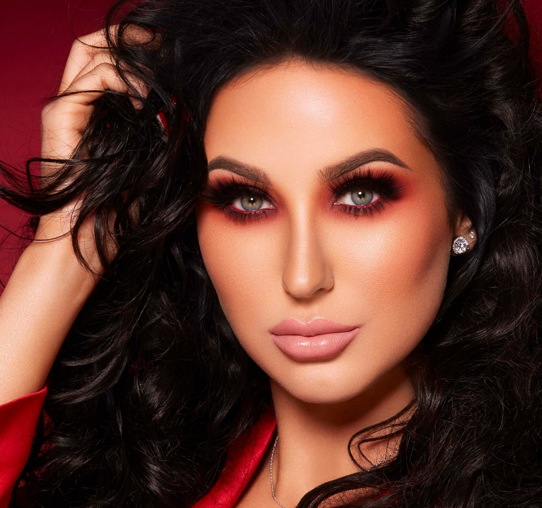 Morphe x Jaclyn Hill The Vault Ring the Alarm Eyeshadow Palette