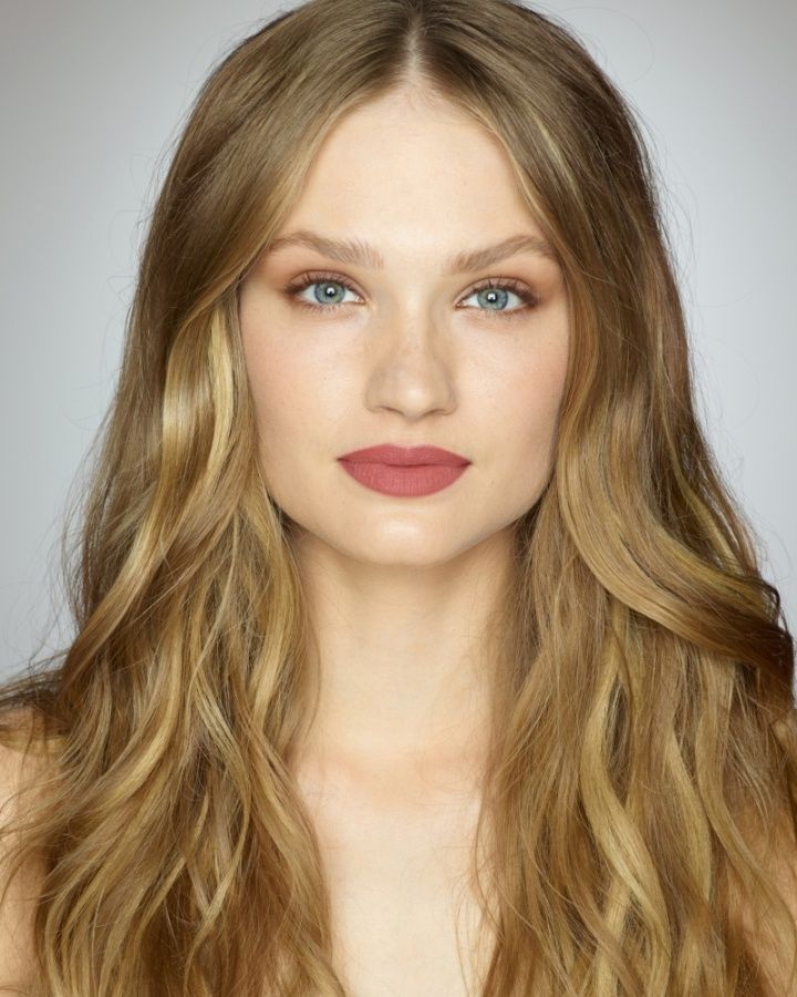 Charlotte Tilbury Matte Revolution Lipstick - M.I.Kiss – Bild 7