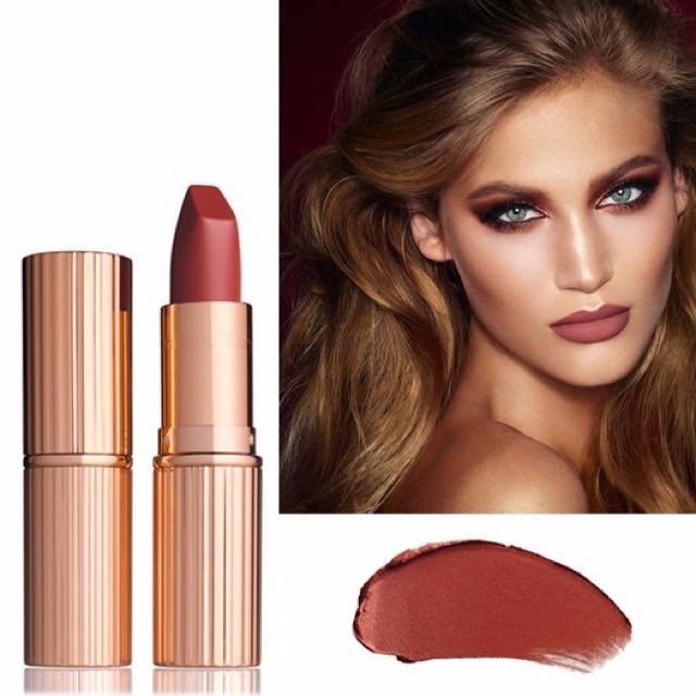 Charlotte Tilbury Matte Revolution Lipstick - M.I.Kiss – Bild 5