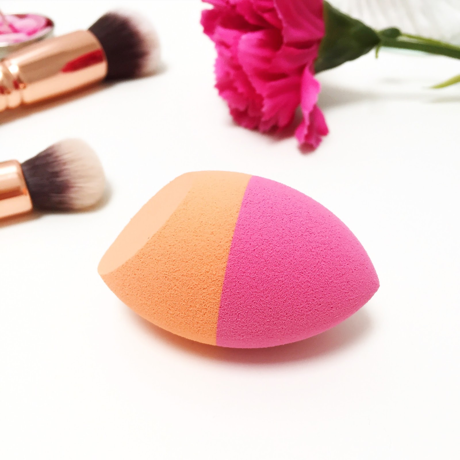 Real Techniques Dual-Ended Expert Sponge – Bild 4