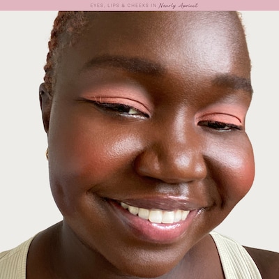 Rare Beauty Stay Vulnerable Melting Cream Blush - Nearly Apricot – Bild 8