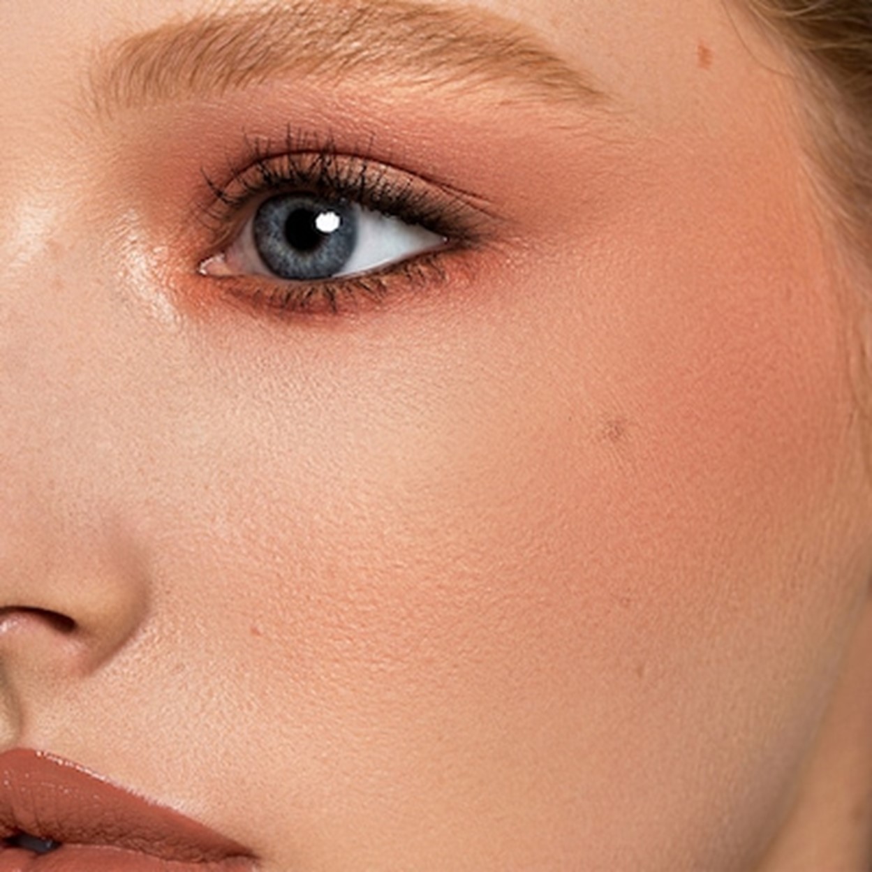 PATRICK TA Monochrome Moment Velvet Blush - She's Adorable – Bild 3