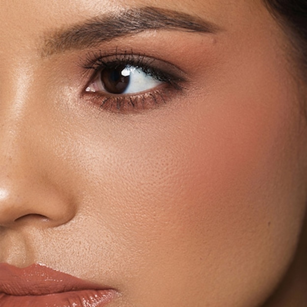 PATRICK TA Monochrome Moment Velvet Blush - She's Adorable – Bild 4