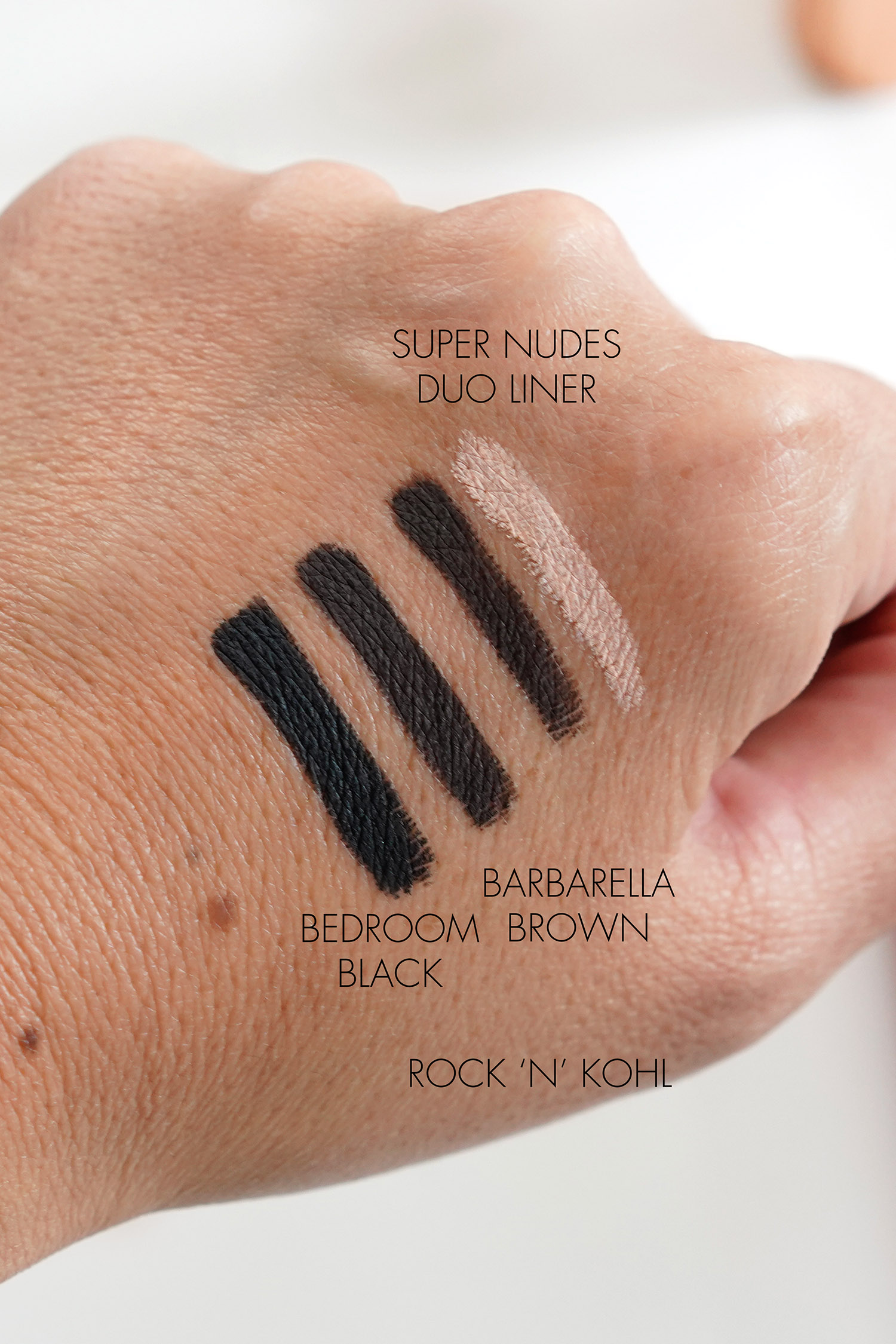 Charlotte Tilbury The Super Nudes Duo Liner – Bild 4