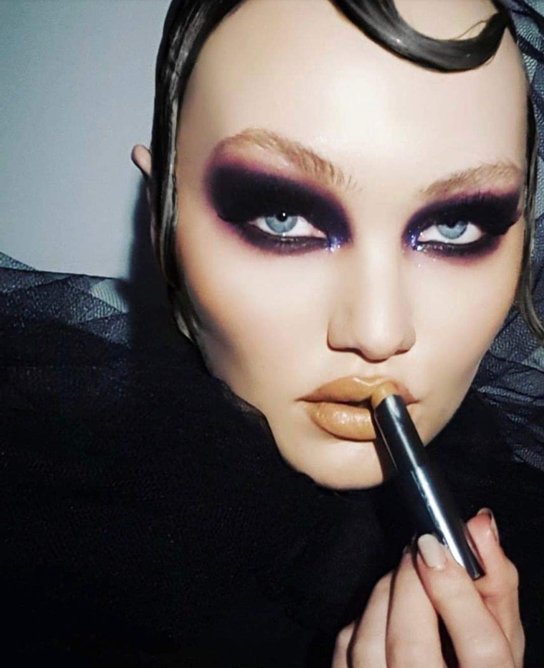 Miss Fame Beauty LipVoyeur Crème Lipstick - Flash of Flesh – Bild 9